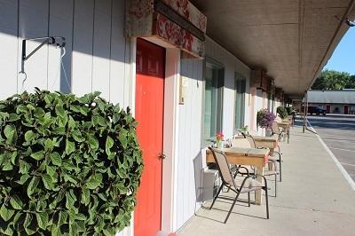 Vintage Block Inn & Suites Окободжи Экстерьер фото